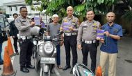 Permalink ke TIM COOLING SYSTEM DITLANTAS POLDA RIAU EDUKASI PEMOHON CEK FISIK KENDARAAN DI SAMSAT SELATAN.