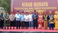 Permalink ke Pasangan H.Suhaidi – Syamsudin Uty , Hadiri Deklarasi Pilkada Damai Tahun 2024 dan Kirab Budaya Pilkada di Inhil.
