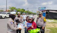 Permalink ke TIM COOLING SYSTEM DITLANTAS POLDA RIAU EDUKASI PENGENDARA DI TRAFFIC LIGHT YOS SUDARSO PEKANBARU.