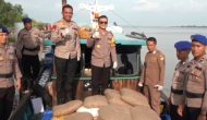 Permalink ke Satpolairud Polres Inhil Gagalkan Penyeludupan Sembako Tanpa Dokumen di Perairan Mandah