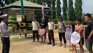 Permalink ke Aksi Anggota Polantas Pelalawan Sambangi Masyarakat Sampaikan Pesan Pilkada Damai