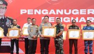 Permalink ke Danrem 031/WB Terima Penghargaan Dari Kapolda Riau