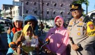 Permalink ke Kapolres Dumai AKBP Hardi Dinata H, S,I, K. M, M .Memimpin Kegiatan Pembagian Takjil Kepada Masyarakat Permalink ke Kapolres Dumai AKBP Hardi Dinata H, S,I, K. M, M .Memimpin Kegiatan Pembagian Takjil Kepada Masyarakat