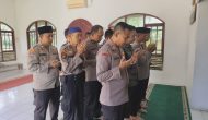 Permalink ke Polres Dumai dan Polsek Jajaranya Melaksanakan Sholat Ghaib