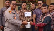Permalink ke Kapolres Dumai AKBP Hardi Dinata, H, S,I,K, M, M Menerima Plakat Penghargaan Dari Serikat Buruh Tenaga Kerja Lokal( SB-TEKAL) Kota Dumai Permalink ke Kapolres Dumai AKBP Hardi Dinata, H, S,I,K, M, M Menerima Plakat Penghargaan Dari Serikat Buruh Tenaga Kerja Lokal( SB-TEKAL) Kota Dumai