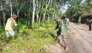 Permalink ke Semangat Gotong Royong Sagas TMMD Ke-124 KODIM 0320/DUMAI Bersama Warga, Perbaiki Akses Jalan Kekurahan Bukit Kayu Kapur