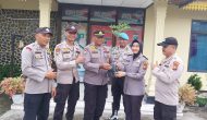 Permalink ke Polsek Kuantan Hilir Beri Bibit Pohon kepada Personel Ulang Tahun, Wujud Apresiasi dan Komitmen terhadap Penghijauan Permalink ke Polsek Kuantan Hilir Beri Bibit Pohon kepada Personel Ulang Tahun, Wujud Apresiasi dan Komitmen terhadap Penghijauan