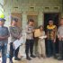 Lewat Program Jum’at Barokah, Polsek Hulu Kuantan dan Polsek Kuantan Mudik Salurkan Bantuan Sembako kepada Warga Kurang Mampu