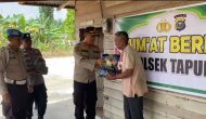 Permalink ke Jumat Berkah Polres Kampar: Uluran Tangan untuk Lansia di Tapung