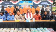 Permalink ke Polisi Bongkar 37 Kasus Narkoba, Sita 50 Kg Sabu dan 49 Kg Ganja di Sumbar Permalink ke Polisi Bongkar 37 Kasus Narkoba, Sita 50 Kg Sabu dan 49 Kg Ganja di Sumbar