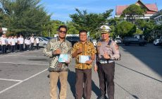 Permalink ke Apel Jam Pimpinan Dirangkaikan Pelepasan Purnabakti AKP Darmainil dan AKP Jalinus, Dirlantas Polda Riau Tekankan Profesionalisme dan Pengabdian