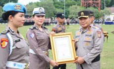 Permalink ke Kapolda Riau Beri Penghargaan kepada Delapan Personel Ditlantas, Briptu Jessica Harumkan Nama Polda di Kejuaraan Karate Nasional