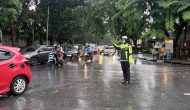 Permalink ke Apresiasi dan Terima Kasih untuk Polantas, Tetap Mengabdi di Tengah Guyuran Hujan Permalink ke Apresiasi dan Terima Kasih untuk Polantas, Tetap Mengabdi di Tengah Guyuran Hujan