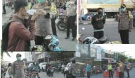 Permalink ke Kendarai Vespa, Kapolres dan Para Pejabat Polres Kampar Bagikan Masker di Pasar Ramadhan
