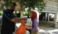 Permalink ke Jelang Hari Bhayangkara ke-74, Polres Kampar Bantu Masyarakat kurang mampu terdampak Covid-19