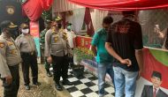 Permalink ke Kapolres Kuansing Cek Posko Perbatasan Sumbar – Riau ,Pastikan Pelintas Pakai Masker