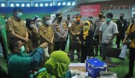 Permalink ke Kapolresta Pekanbaru Dampingi Forkopimda Riau Tinjau Pelaksaaan Vaksin Massal di Gelanggang Olahraga Remaja Permalink ke Kapolresta Pekanbaru Dampingi Forkopimda Riau Tinjau Pelaksaaan Vaksin Massal di Gelanggang Olahraga Remaja