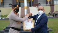 Permalink ke Dinilai Berhasil Tangani Masalah Narkoba, Kapolda Riau Terima Penghargaan Dari Media Permalink ke Dinilai Berhasil Tangani Masalah Narkoba, Kapolda Riau Terima Penghargaan Dari Media
