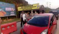 Permalink ke Kapolres Kampar Tinjau Pos Penyekatan Mudik Lebaran di Dekat Perbatasan Riau-Sumbar Permalink ke Kapolres Kampar Tinjau Pos Penyekatan Mudik Lebaran di Dekat Perbatasan Riau-Sumbar