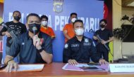 Permalink ke Tertangkapnya Dalang Pelemparan Kepala Anjing dan Penyiraman Bensin di Kediaman Pejabat, Polresta Pekanbaru Gelar Konferensi Pers