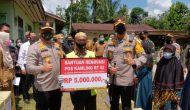 Permalink ke Irjen Agung : Posko PPKM Wujud Negara Hadir di Masyarakat, Ujung Tombak Penanganan Covid-19. Permalink ke Irjen Agung : Posko PPKM Wujud Negara Hadir di Masyarakat, Ujung Tombak Penanganan Covid-19.