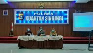 Permalink ke Polres Kuansing melaksanakan Pelatihan Aplikasi “Silacak” kepada para Bhabinkamtibmas Permalink ke Polres Kuansing melaksanakan Pelatihan Aplikasi “Silacak” kepada para Bhabinkamtibmas