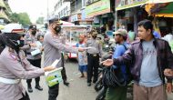 Permalink ke Cegah Penularan Covid-19, Kapolresta Pekanbaru Perintahkan Personilnya Berikan Himbauan Prokes Dan Bagikan Masker Permalink ke Cegah Penularan Covid-19, Kapolresta Pekanbaru Perintahkan Personilnya Berikan Himbauan Prokes Dan Bagikan Masker
