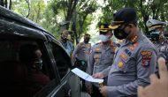 Permalink ke PPKM Level IV Kota Pekanbaru, Kombes Pol Nandang Lakukan Pengecekan di Pos Penyekatan dan Pusat Perbelanjaan Permalink ke PPKM Level IV Kota Pekanbaru, Kombes Pol Nandang Lakukan Pengecekan di Pos Penyekatan dan Pusat Perbelanjaan