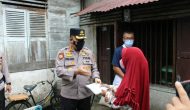 Permalink ke Kapolresta berikan bansos secara simbolis kerumah warga terdampak Covid-19.