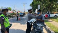 Permalink ke Kasat Lantas Tertibkan Pengendara Kendaraan Bermotor yang Tidak Pakai Masker Permalink ke Kasat Lantas Tertibkan Pengendara Kendaraan Bermotor yang Tidak Pakai Masker