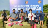 Permalink ke Polres Kampar Expos Ungkap Kasus Penganiyaan dan Pembakaran Mobil Terkait Sengketa Lahan Permalink ke Polres Kampar Expos Ungkap Kasus Penganiyaan dan Pembakaran Mobil Terkait Sengketa Lahan