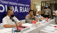 Permalink ke Polda Riau Ungkap Kasus Penggelapan Yang Rugikan Pengusaha Sembako senilai Rp3,7 Milyar Permalink ke Polda Riau Ungkap Kasus Penggelapan Yang Rugikan Pengusaha Sembako senilai Rp3,7 Milyar