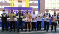 Permalink ke Polda Riau dan Jajaran, Gagalkan Peredaran 117 Kg Shabu dan 1000 Pil Ekstasi Asal Malaysia Permalink ke Polda Riau dan Jajaran, Gagalkan Peredaran 117 Kg Shabu dan 1000 Pil Ekstasi Asal Malaysia