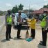 Polres Kampar Kerahkan Anggota Distribusikan 300 Paket Sembako Dari KSP Sahabat Mitra Sejati Polres Kampar Kerahkan Anggota Distribusikan 300 Paket Sembako Dari KSP Sahabat Mitra Sejati