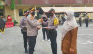 Permalink ke Kapolresta Pekanbaru Berikan Penghargaan Personel Bhabinkamtibmas dan Tenaga Kesehatan Terhadap Prestasi Kerja Melalui Aplikasi Bersama Selamatkan Riau (BSR)