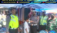 Permalink ke Kasat Lantas Polres Kampar Himbau Warga Patuhi Protkes dan Bagikan Masker di Pasar Air Tiris