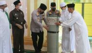 Permalink ke Kunjungan Kerja Ke Inhil, Kapolda Serahkan 1500 Dosis Vaksin, Bansos Dan Bantuan Untuk Rumah Ibadah