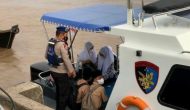 Permalink ke Tak Ada Pompong Saat Ke-Sekolah, Para Pelajar ini Diantar Kapal Satpolair Polres Inhil Permalink ke Tak Ada Pompong Saat Ke-Sekolah, Para Pelajar ini Diantar Kapal Satpolair Polres Inhil