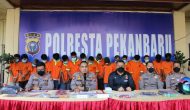 Permalink ke Kapolresta Pekanbaru Gelar konferensi Pers Tindak Pidana Pencurian Dengan Kekerasan (Jambret) Permalink ke Kapolresta Pekanbaru Gelar konferensi Pers Tindak Pidana Pencurian Dengan Kekerasan (Jambret)