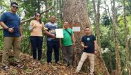 Permalink ke Kapolres Kampar Apresiasi Desa Kebun Tinggi Jaga Kelestarian Hutan Lewat Program Adopsi Pohon Permalink ke Kapolres Kampar Apresiasi Desa Kebun Tinggi Jaga Kelestarian Hutan Lewat Program Adopsi Pohon