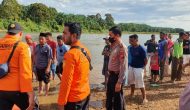 Permalink ke 3 Kakak Beradik Hanyut di Sungai Kampar Desa Terantang, Tim Gabungan Masih Lakukan Pencarian