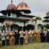Kapolda Riau Inisiasi Renovasi Masjid Tua, Bersama Tokoh Masyarakat Letakkan Batu Pertama Pembangunan
