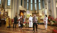 Permalink ke Tinjau Gereja Katedral, Kapolri Pastikan Beri Pelayanan dan Pengamanan Optimal di Perayaan Natal dan Tahun Baru Permalink ke Tinjau Gereja Katedral, Kapolri Pastikan Beri Pelayanan dan Pengamanan Optimal di Perayaan Natal dan Tahun Baru