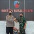 Kunjungan Ke Lanud Roesmin Norjadin Pekanbaru, Irjen M Iqbal Mendapat Cinderamata Spesial Komandan Lanud RSN Kunjungan Ke Lanud Roesmin Norjadin Pekanbaru, Irjen M Iqbal Mendapat Cinderamata Spesial Komandan Lanud RSN