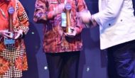 Permalink ke Gubernur Riau Syamsuar Dianugerahi Penghargaan Dari Kementan Atas Komitmen Jalankan PSR Permalink ke Gubernur Riau Syamsuar Dianugerahi Penghargaan Dari Kementan Atas Komitmen Jalankan PSR