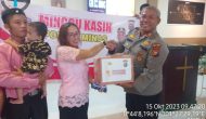 Permalink ke Kali Ini Personil Polsek Minas – Polres Siak Sambangi Jemaat Gereja GBI ICC Rayon XI Minas & Berikan Bantuan Sembako