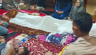 Permalink ke Diduga Tersambar Petir, Seorang Petani di Desa Pesikaian Cerenti Meninggal Dunia, Polsek Cerenti Evakuasi dan Sambangi Rumah Duka Permalink ke Diduga Tersambar Petir, Seorang Petani di Desa Pesikaian Cerenti Meninggal Dunia, Polsek Cerenti Evakuasi dan Sambangi Rumah Duka