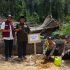 Bukan Cuma Tangkap Pelaku, Kapolda Riau Juga Tanam Pohon di Lokasi Perambahan Hutan