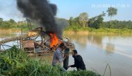 Permalink ke Polsek Kuantan Mudik Tertibkan Dua Unit Rakit PETI di Sungai Batang Tiu, Desa Setiang Permalink ke Polsek Kuantan Mudik Tertibkan Dua Unit Rakit PETI di Sungai Batang Tiu, Desa Setiang