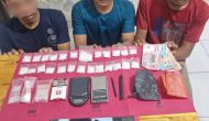 Permalink ke Satresnarkoba Polres Siak Ungkap Peredaran 132,2 Gram Sabu di Kandis, Tiga Pelaku Ditangkap Permalink ke Satresnarkoba Polres Siak Ungkap Peredaran 132,2 Gram Sabu di Kandis, Tiga Pelaku Ditangkap